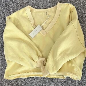 Altard state cropped Yellow V-Neck Sweater
